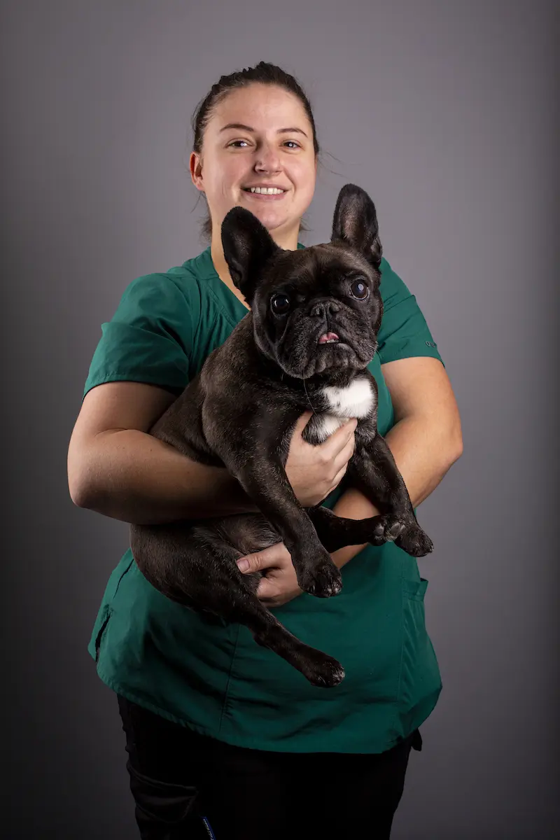 Thrums Vets: Amy Lownie - Registered Vet Nurse _ Bennie